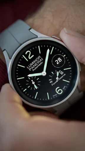 LUMINOR PANERAI Watch face screenshot